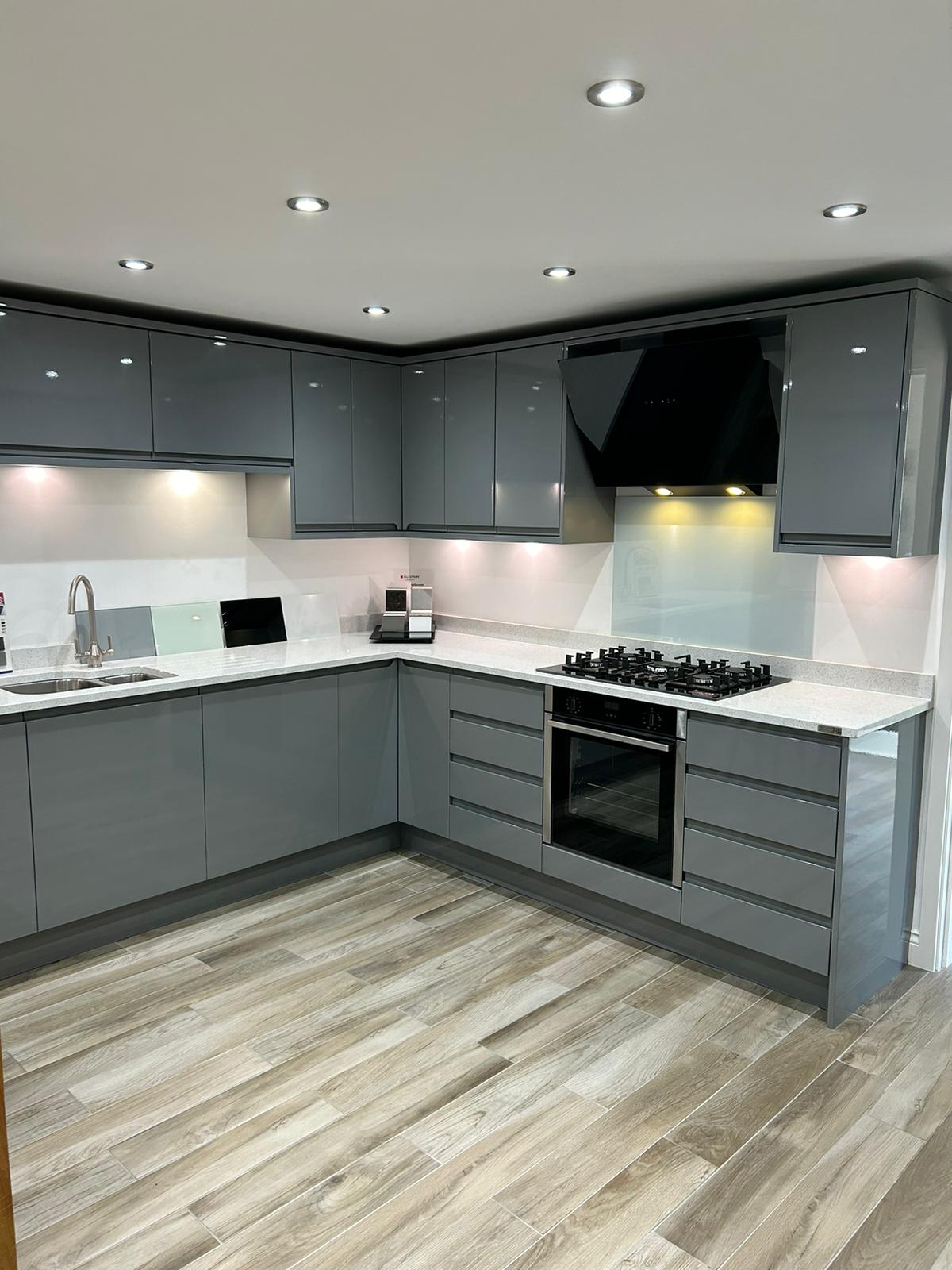 SIGMA Angled Wall Hood